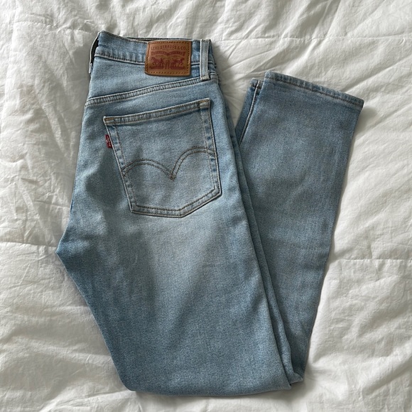 Levis Wedgie Jeans - Picture 2 of 2